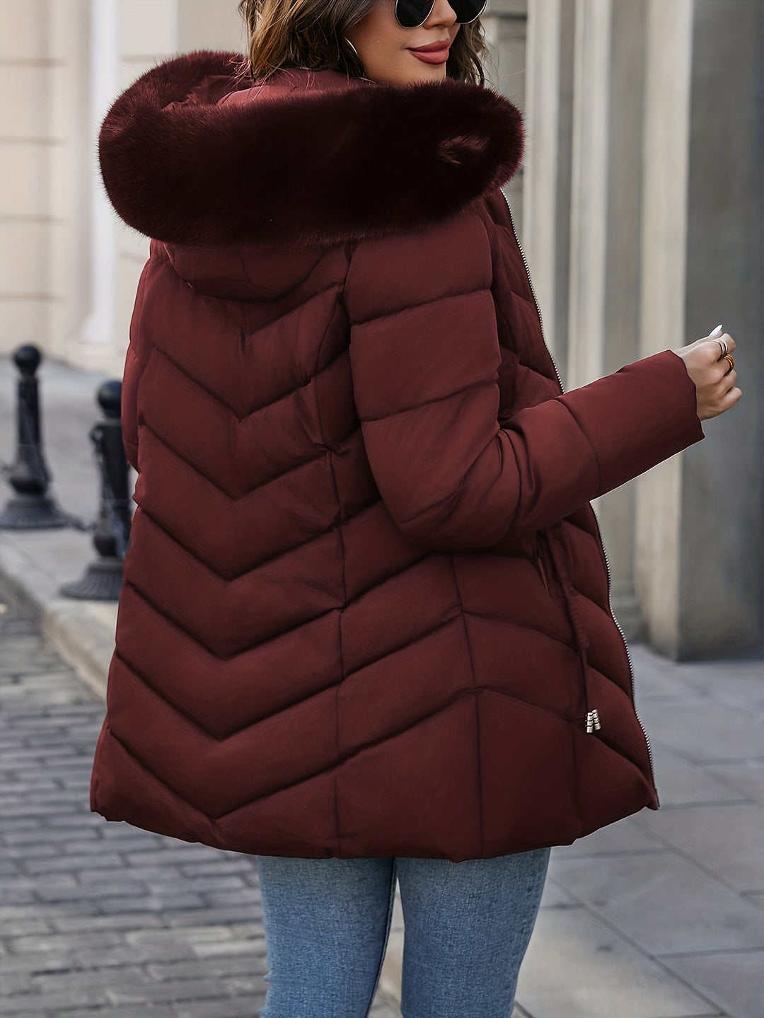 Elegant Quilted Puffer Coat with Faux Fur Hood