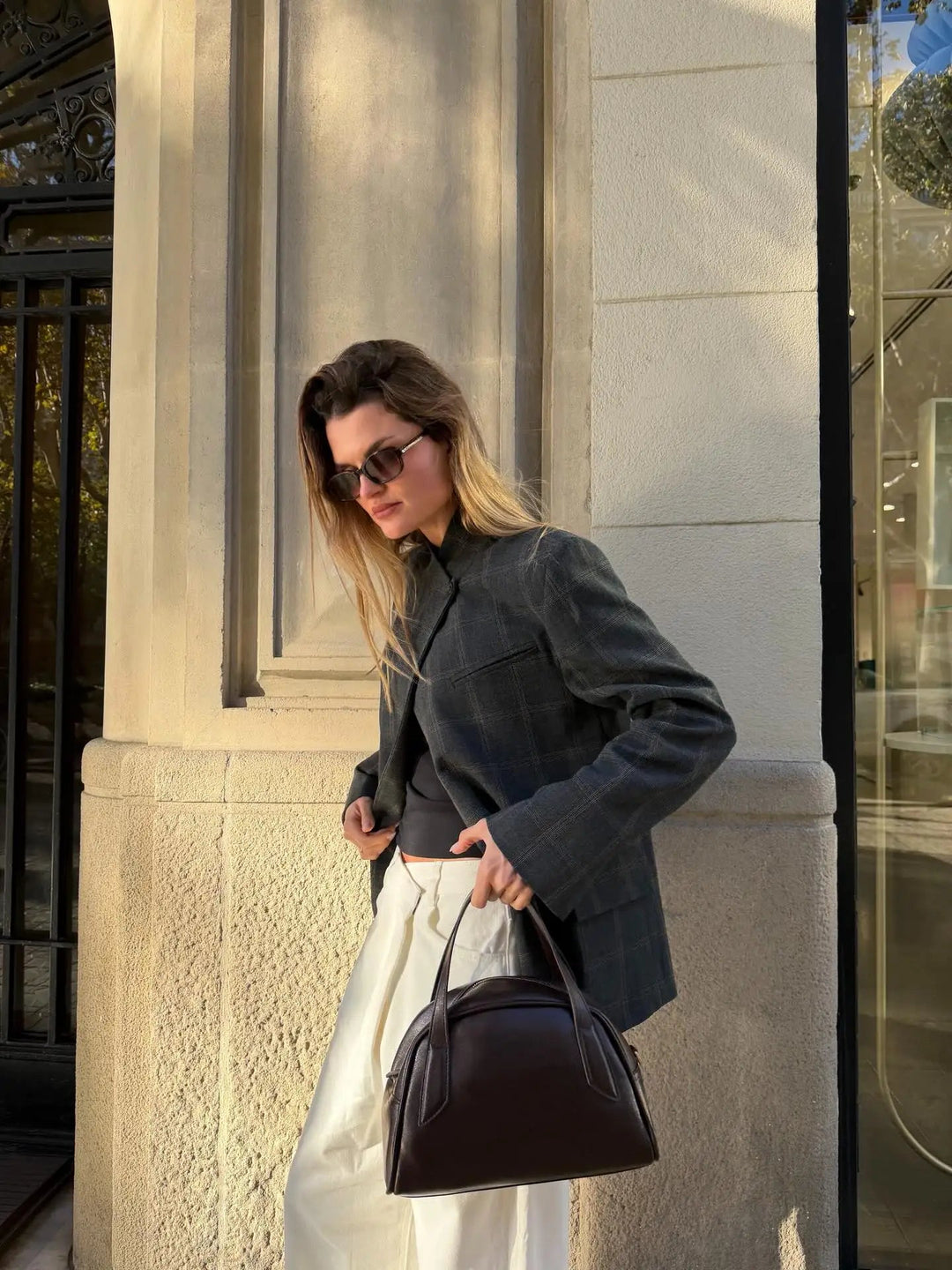 Women’s Oversized Checkered Blazer with Structured Shoulders and Modern Tailored Fit