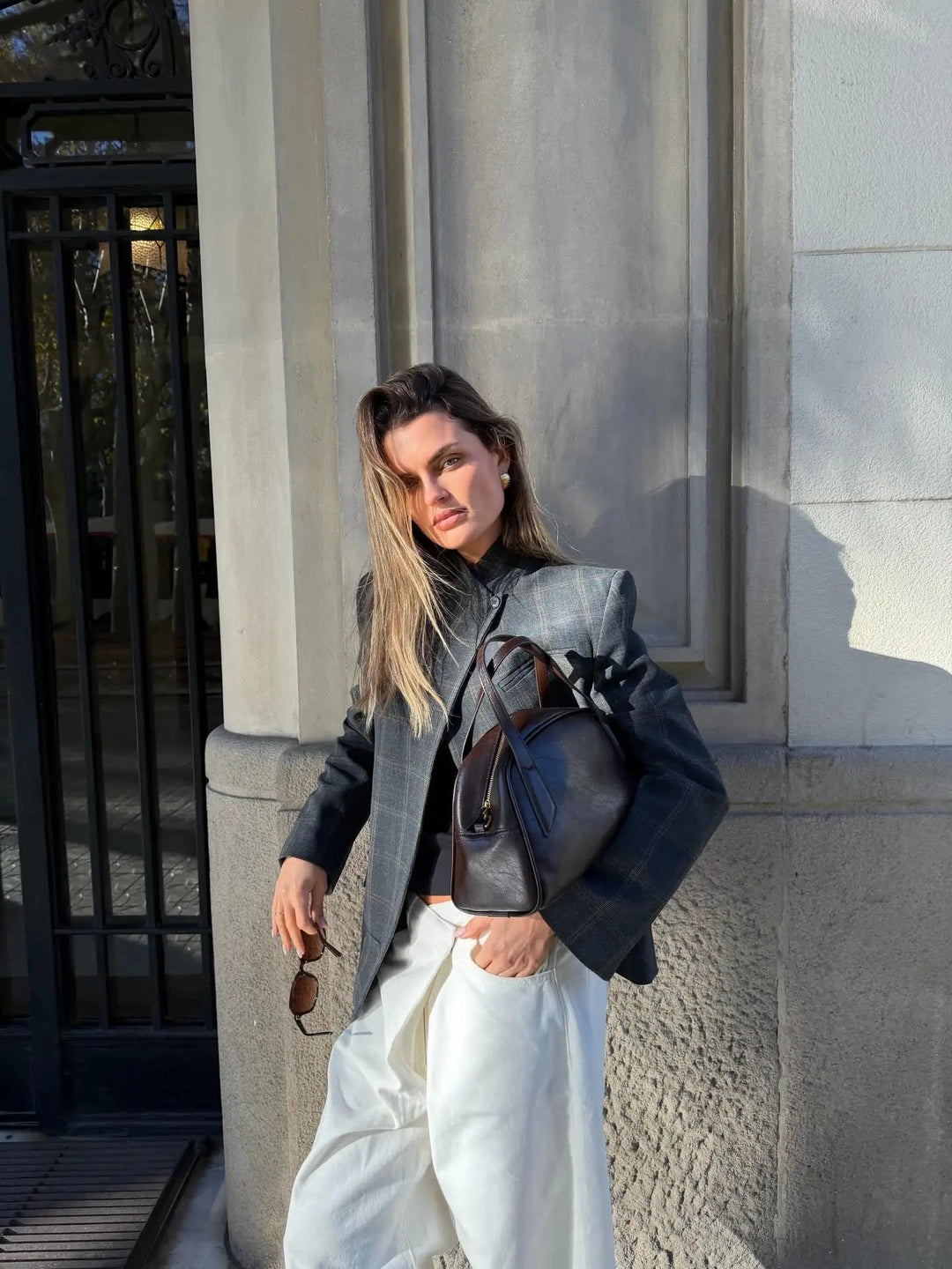 Women’s Oversized Checkered Blazer with Structured Shoulders and Modern Tailored Fit