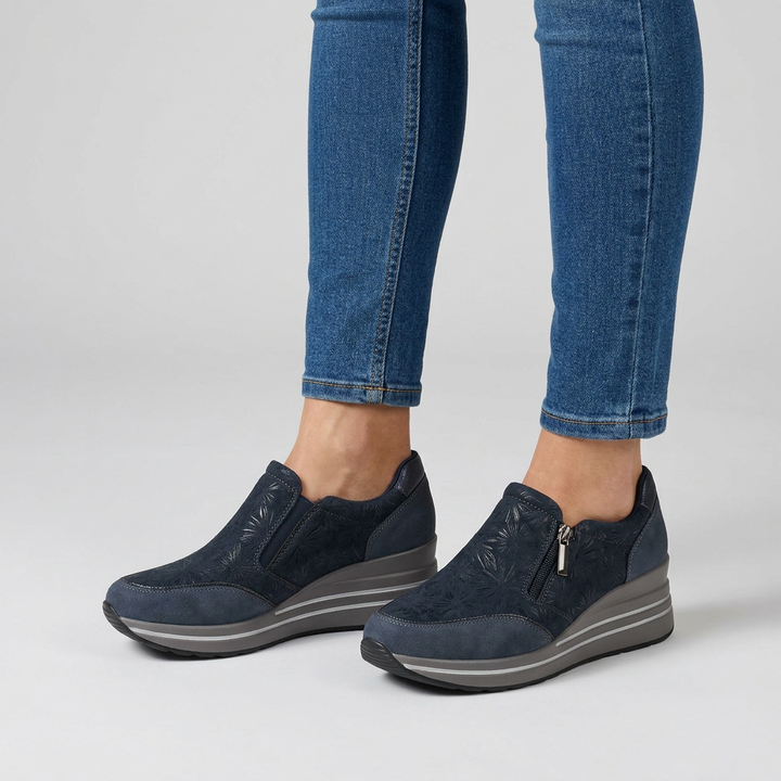 Morena - Comfortable women's sneakers with wedge