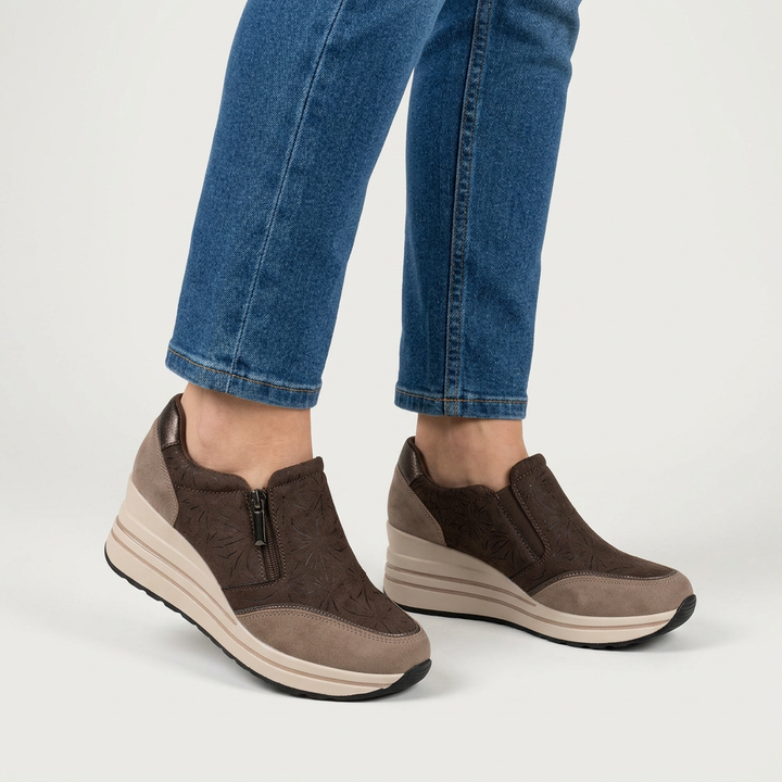 Morena - Comfortable women's sneakers with wedge